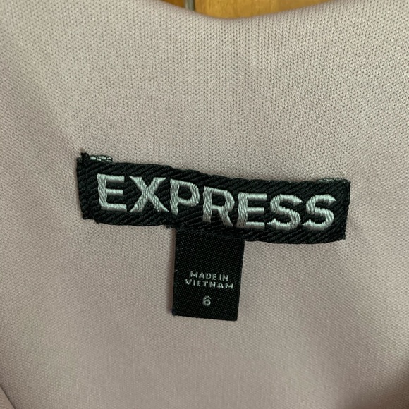 Dress - Picture 4 of 4